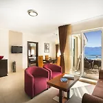 מלון Valamar Atrium באסקה