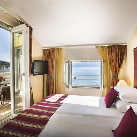 Valamar Atrium バスカ