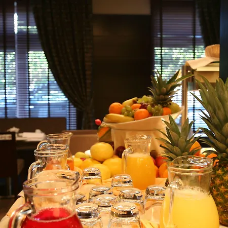 Valamar Atrium 4* באסקה