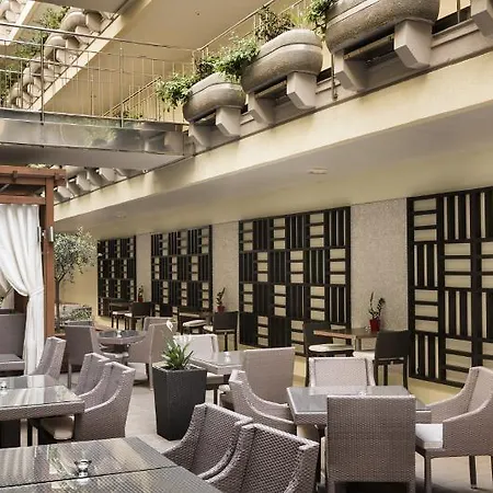 Valamar Atrium バスカ