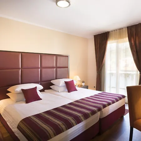Valamar Atrium فندق